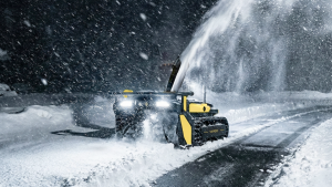 Why Everyone Stopped to Film This Robot in Aspen: Yarbo's Pop-Up Signals the Future of Smart Snow Tech